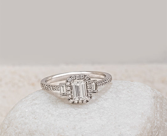 Dazzles Ring 17